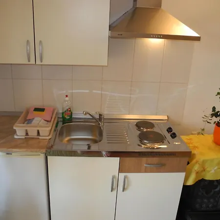 Apartament In Mit Terrasse Und Grill By Interhome