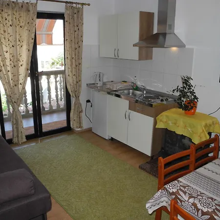 In Mit Terrasse Und Grill By Interhome Apartament Crikvenica