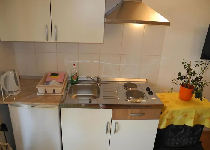 Apartament In Mit Terrasse Und Grill By Interhome