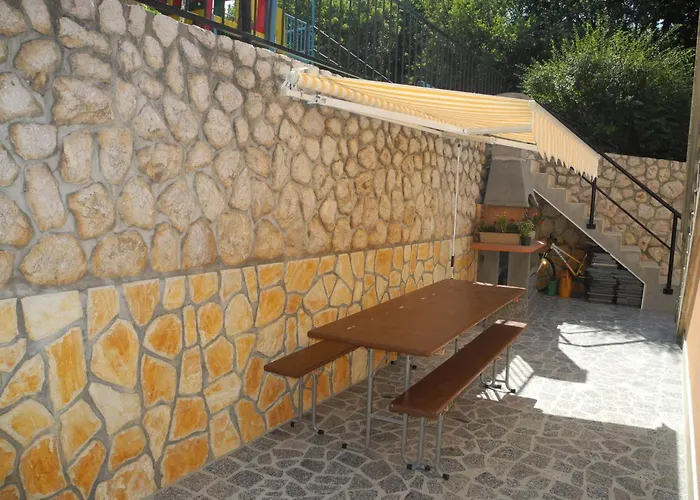 In Mit Terrasse Und Grill By Interhome Apartament