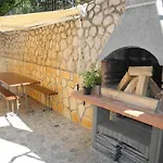 In Mit Terrasse Und Grill By Interhome Διαμέρισμα