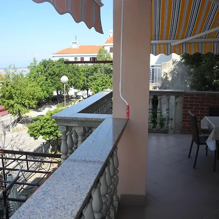 In Mit Terrasse Und Grill By Interhome * Crikvenica
