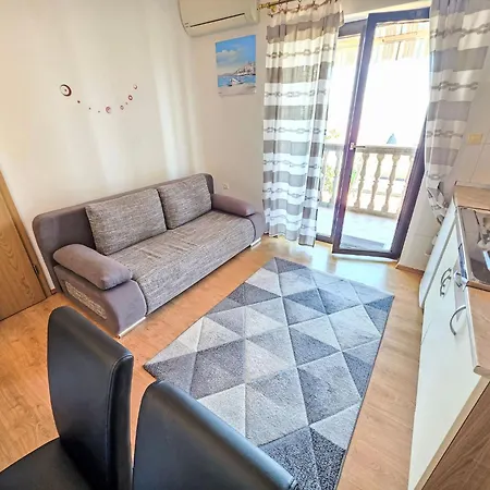 In Mit Terrasse Und Grill By Interhome *